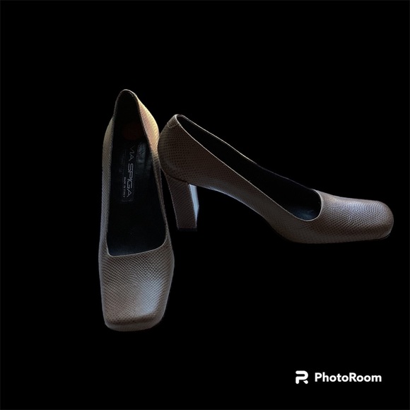 Via Spiga Classic Pump. Size 7.5 - Picture 3 of 6